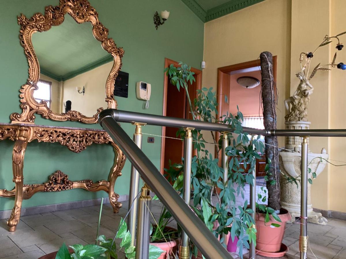 Tirana Apartment B&B Esterno foto